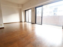 【千葉県/船橋市前原西】プローラ津田沼 南東側に大きな窓があり明るいLDK。LD部分には床暖房完備