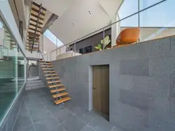 【神奈川県/横浜市中区山手町】横浜市中区山手町　戸建 廊下