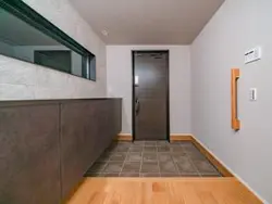 【東京都/目黒区中目黒】目黒区中目黒三丁目新築戸建 玄関