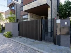 【東京都/世田谷区中町】世田谷区中町一丁目中古戸建 アプローチ