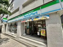 【東京都/新宿区天神町】新宿区天神町中古戸建 ファミリーマート 新宿天神町店（現地より約200m）