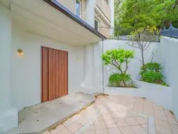 【東京都/大田区田園調布】田園調布4丁目　戸建 玄関