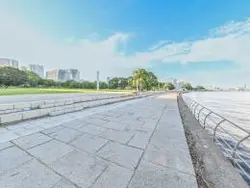 【神奈川県/横浜市西区みなとみらい】ブルーハーバータワーみなとみらい 臨港パーク（現地より約300m）
