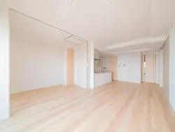 【埼玉県/さいたま市浦和区高砂】URAWA THE TOWER LDK：約18.6帖 床暖房
（左側）洋室