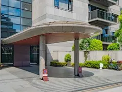 【東京都/新宿区市谷砂土原町】クレストコート砂土原 エントランス