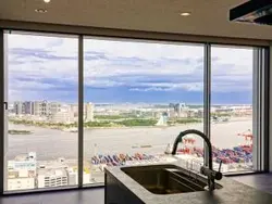 【東京都/港区港南】ワールドシティタワーズ アクアタワー 眺望：リビングダイニングから　※ズームあり