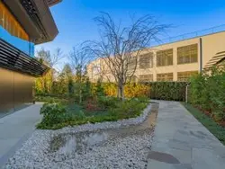 【東京都/渋谷区神宮前】プラウド神宮前 アプローチ