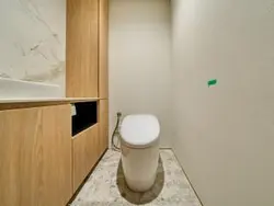 【東京都/千代田区一番町】一番町パークマンション トイレ：玄関横