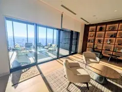 【東京都/港区麻布台】麻布台ヒルズレジデンスB 共用施設：64階ラウンジ、奥はBBQスペース