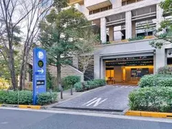 【東京都/港区六本木】アークヒルズ仙石山レジデンス 共用部：駐車場出入り口（地下一階エントランスへ）