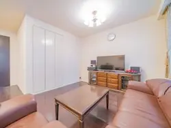 【神奈川県/横浜市西区高島】ファーストプレイス横浜 パークタワー横浜ステーションプレミア リビング：※家具・調度品等は販売価格に含まれておりません