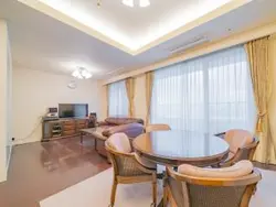 【神奈川県/横浜市西区高島】ファーストプレイス横浜 パークタワー横浜ステーションプレミア リビング・ダイニング：※家具・調度品等は販売価格に含まれておりません