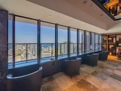 【神奈川県/横浜市神奈川区鶴屋町】THE YOKOHAMA FRONT TOWER 共用施設：ベイビューラウンジ