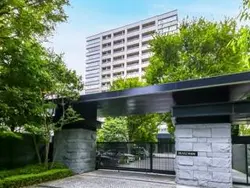 【東京都/千代田区四番町】ブランズ四番町 外観：番町の高台に悠然と時を刻み、趣を深める邸宅の佇まい