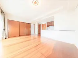 【東京都/渋谷区恵比寿】シティハウス恵比寿伊達坂 リビングダイニングと繋がりを持たせて、明るく広々とした空間です。