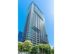 【東京都/港区芝】クレストプライムタワー芝 外観：浜松町エリアに聳える大規模タワーマンション。JR山手線「浜松町」駅徒歩7分等、複数沿線利用可能です。