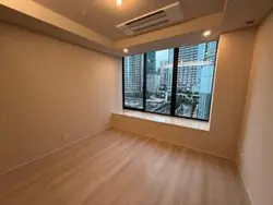 【東京都/港区麻布台】グランスイート麻布台ヒルトップタワー お部屋は11階部分の北東向き住戸、1LDK+納戸の間取りです。