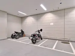 【東京都/港区浜松町】パークコート浜離宮　ザ　タワー バイク置場