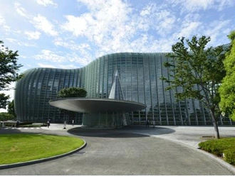 国立新美術館