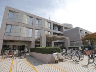 区立中央図書館 