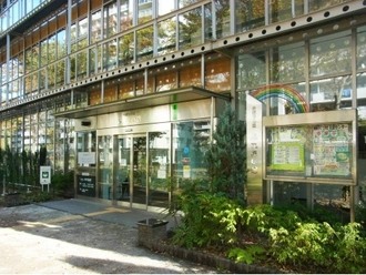 日野市役所多摩平図書館