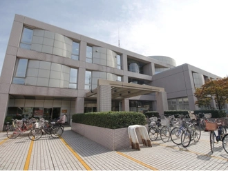 区立中央図書館 