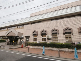 区立守屋図書館 