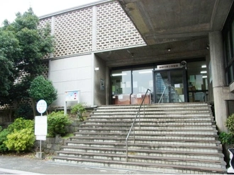 神奈川県立図書館