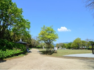 中公園 (原口 記念公園)