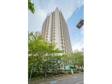東京都港区六本木6丁目