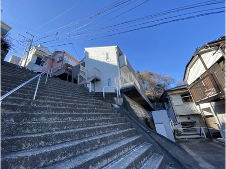 神奈川県横浜市保土ケ谷区桜ケ丘1丁目