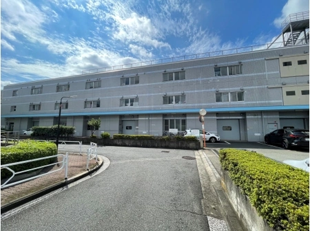 東京都三鷹市下連雀8丁目