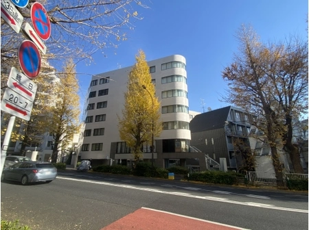 東京都渋谷区神宮前2丁目